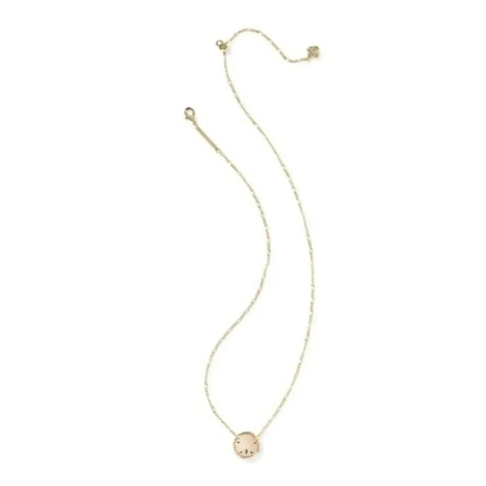 ?????? Kendra Scott x Sand Dollar Gold Short Pendant Necklace - Picture 3 of 5